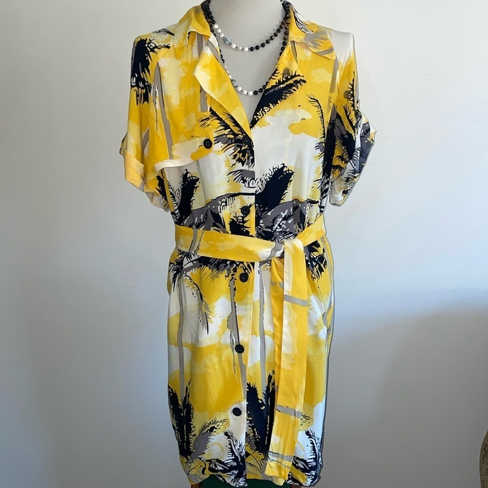 Made for Fashion Week Impulse shirt dress with belt tie. Size XL. Yellow/Black